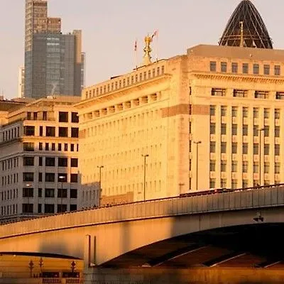 London Bridge Hotel 4*,