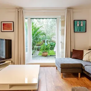  Apartamento Charming 2-bed Garden Flat