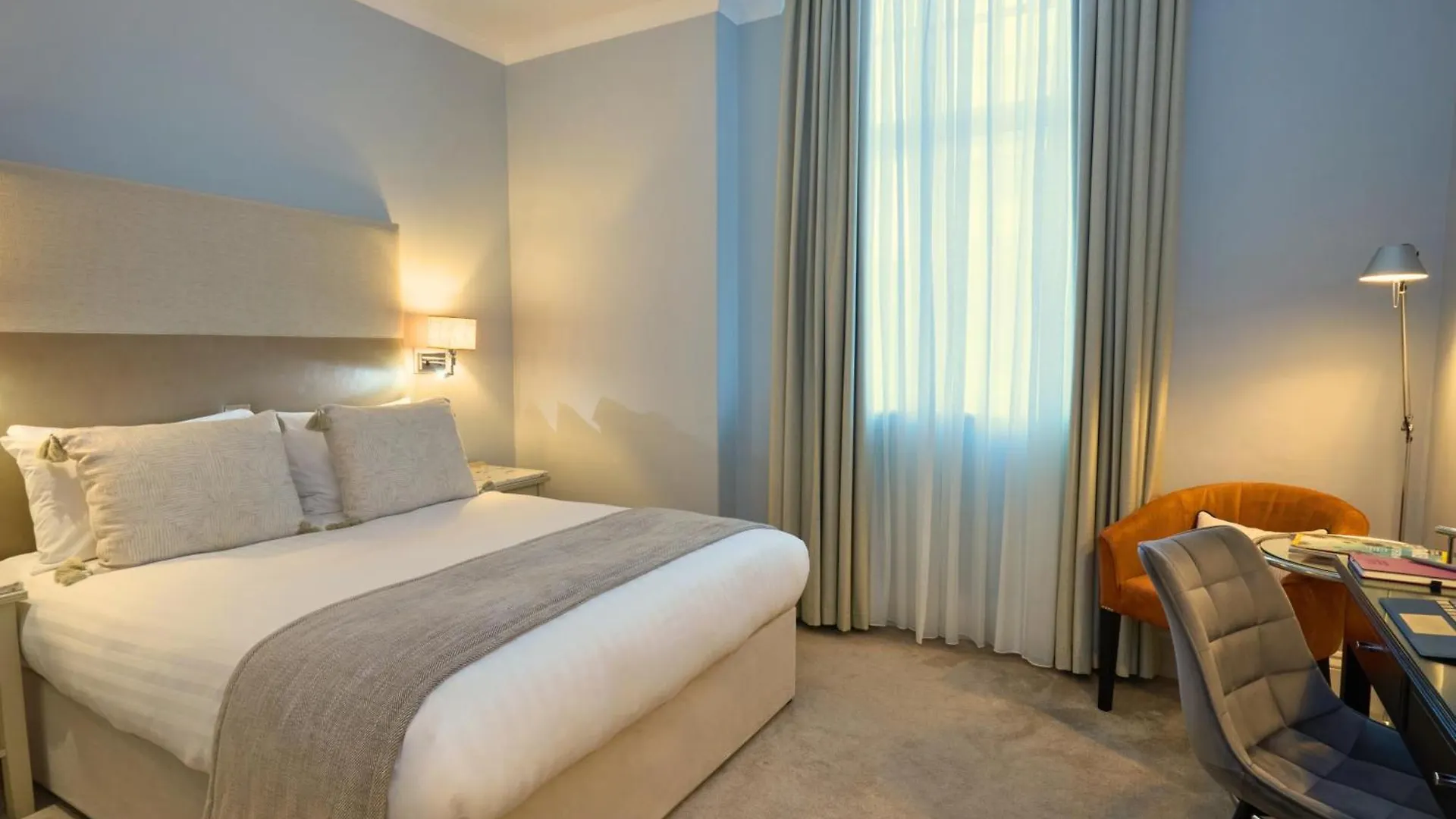 London Bridge Hotel 4*,