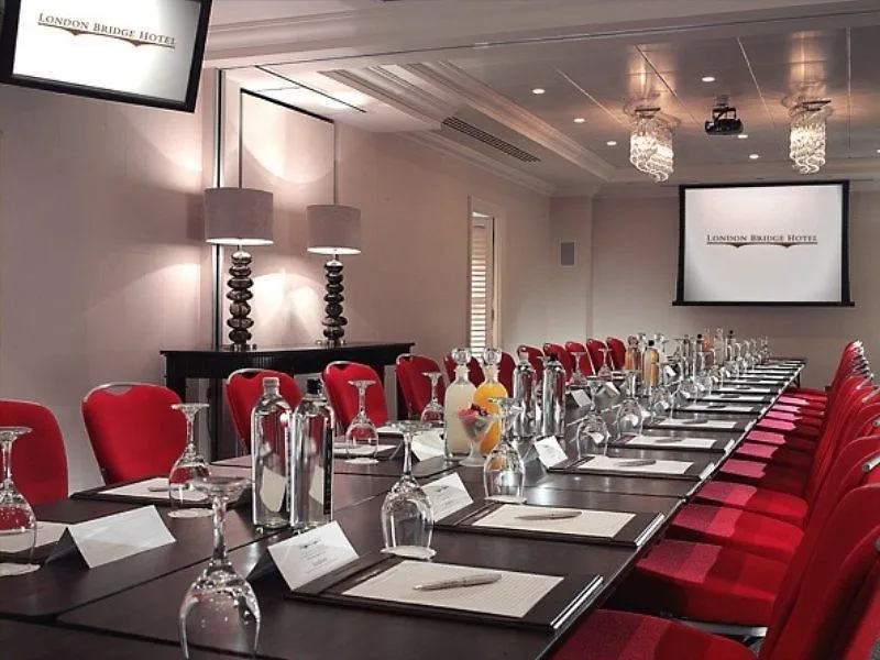 London Bridge Hotel 4*,