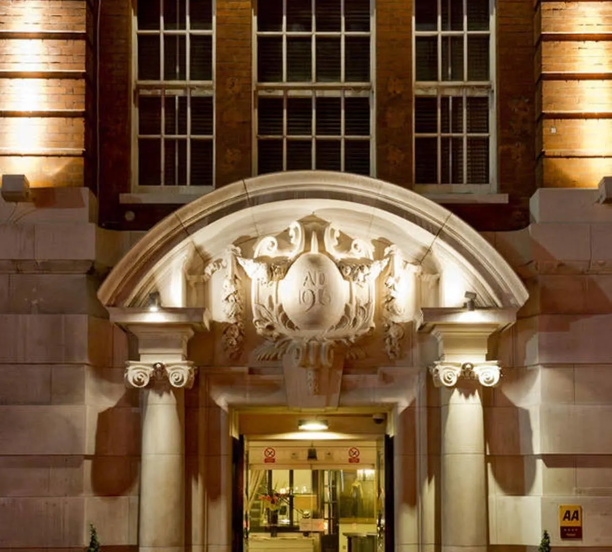 London Bridge Hotel 4*,